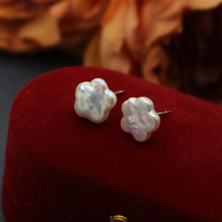 Clous d'Oreilles Perle d'Eau Douce Plum Bossom