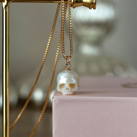 Collier Crâne Sculpté