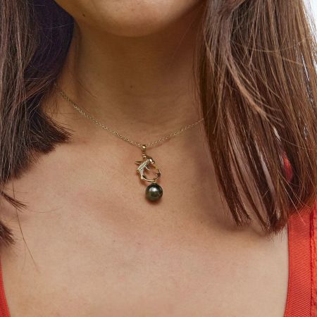 Collier Requin Marteau Dansant