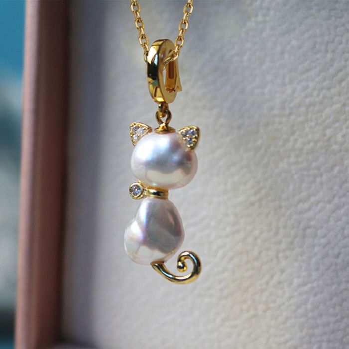 Collier Chat