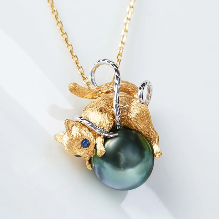 Collier Chat